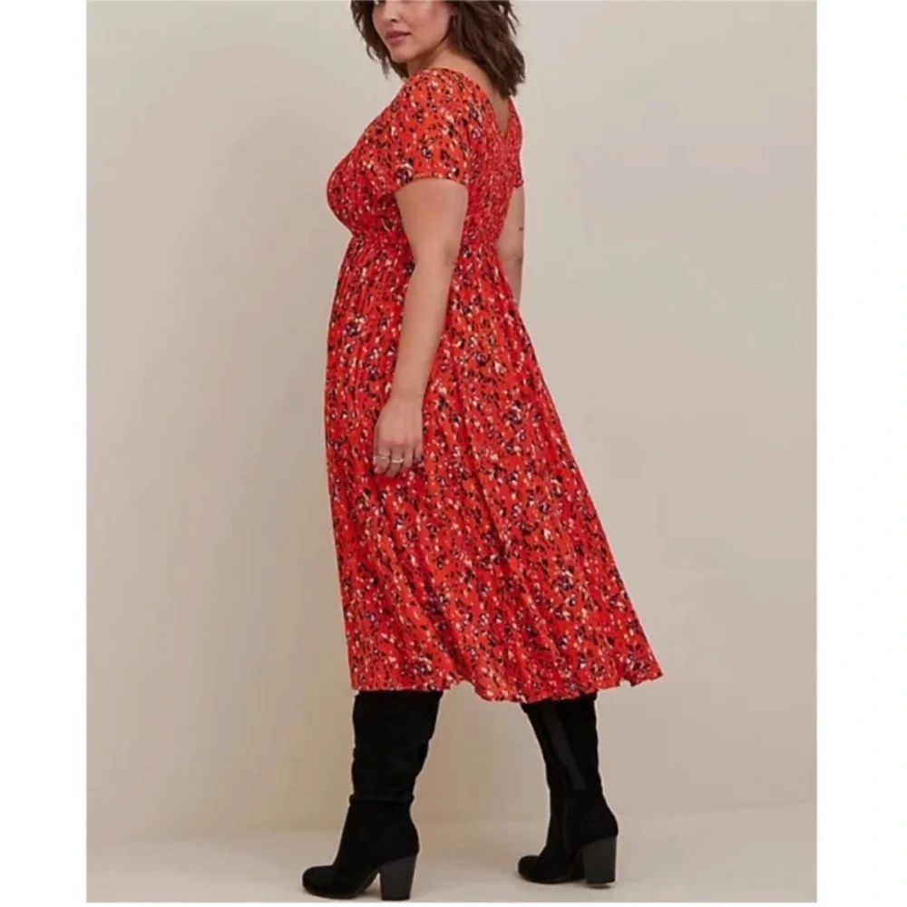 NWT TORRID MIDI GAUZE SMOCKED
SKATER DRESS 00x - Picture 4 of 8